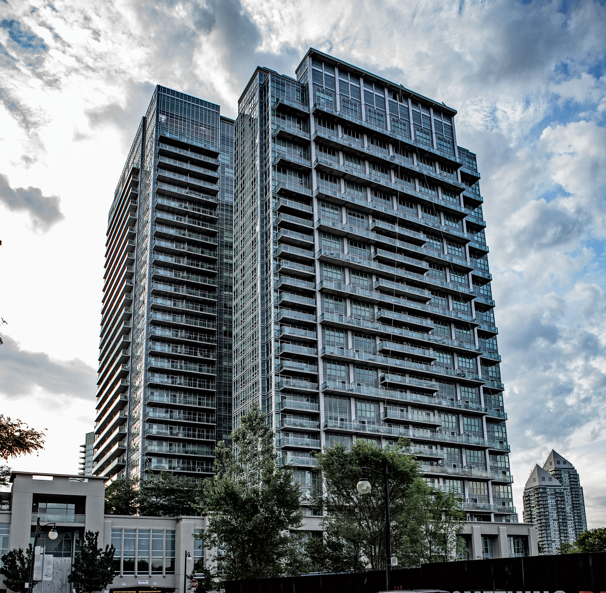 23 storey, 244 suite condominium with 3 levels of underground parking.